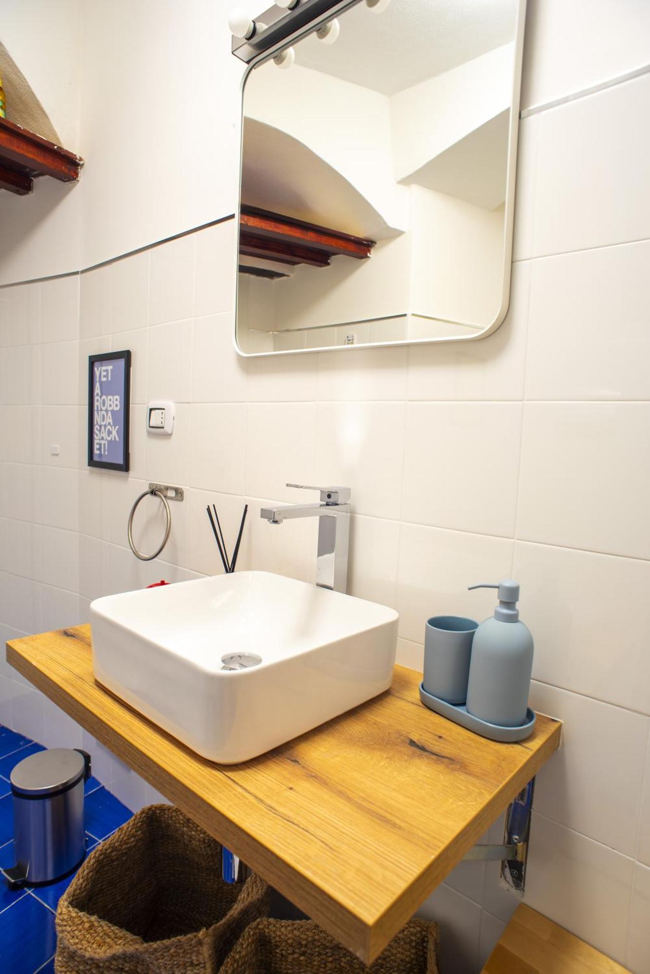 Conte Bed & Breakfast Salerno Centro Exteriör bild